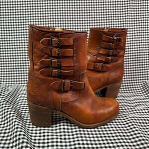 Frye Kelly Belted Buckle Cognac Brown Red Leather Heeled Boots Womens Size 9